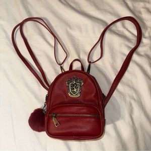 ♥️ Universal Harry Potter Wizarding World Gryffindor Backpack Shoulder Crossbody